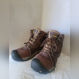 MEN'S KEEN HIKING LEATHER WATERPROOF BOOTS (sz 8)‎